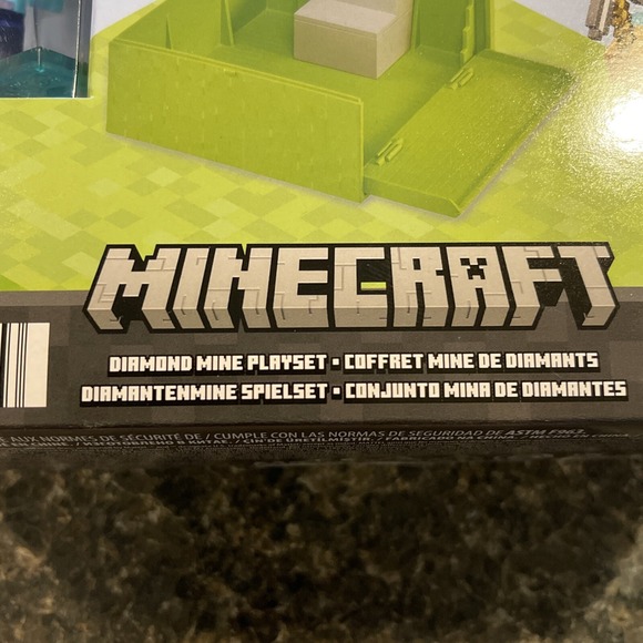 Mattel Minecraft Diamond Mine Playset with 2 inch Figure - Brand New - Picture 6 of 6